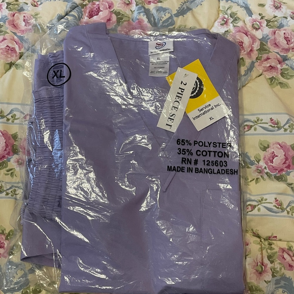 NWT Scrub Set Unisex